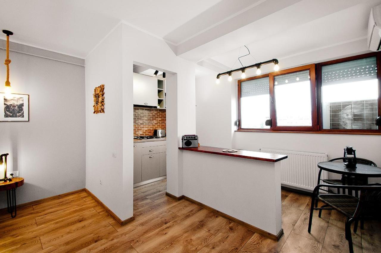 Wood&Steel Apartment Galati  Exterior photo